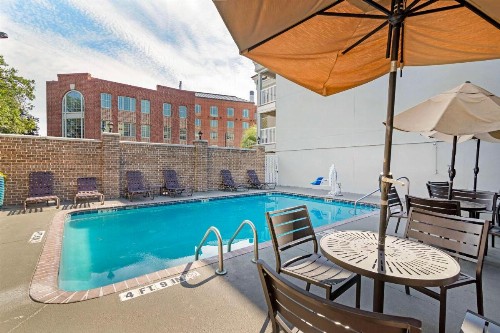 Best Western Savannah Historic District - image 5