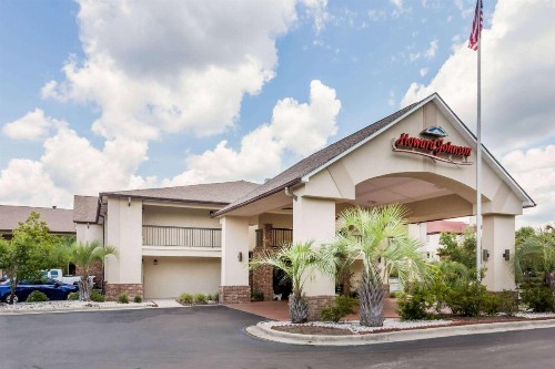 Howard Johnson by Wyndham Savannah GA - image 1