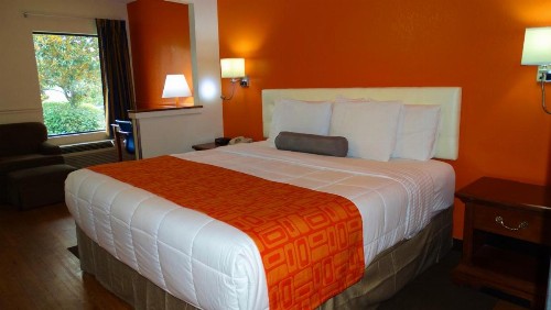 Howard Johnson by Wyndham Savannah GA - image 29