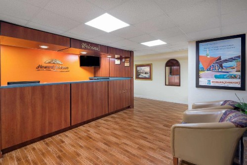 Howard Johnson by Wyndham Savannah GA - image 30