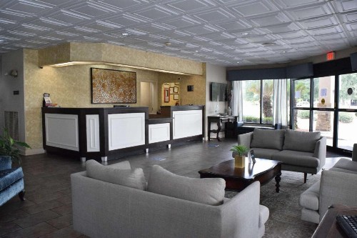 Ramada by Wyndham Savannah Gateway - image 10