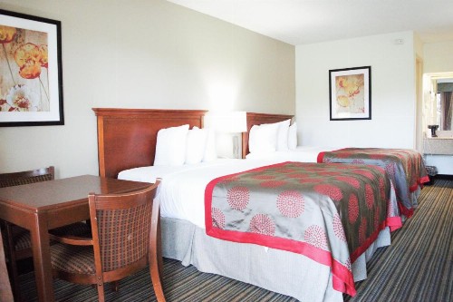 Ramada by Wyndham Savannah Gateway - image 27