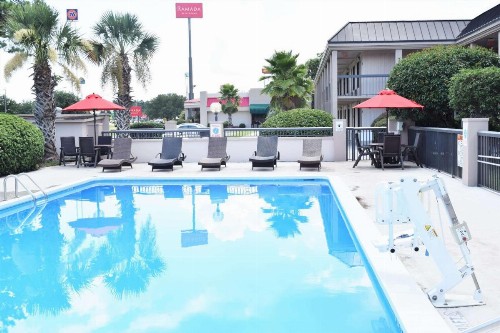 Ramada by Wyndham Savannah Gateway - image 35