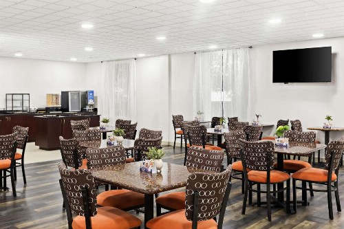 Sans Boutique Hotel & Suites - image 19