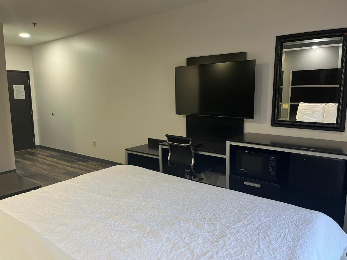 Sans Boutique Hotel & Suites - image 5