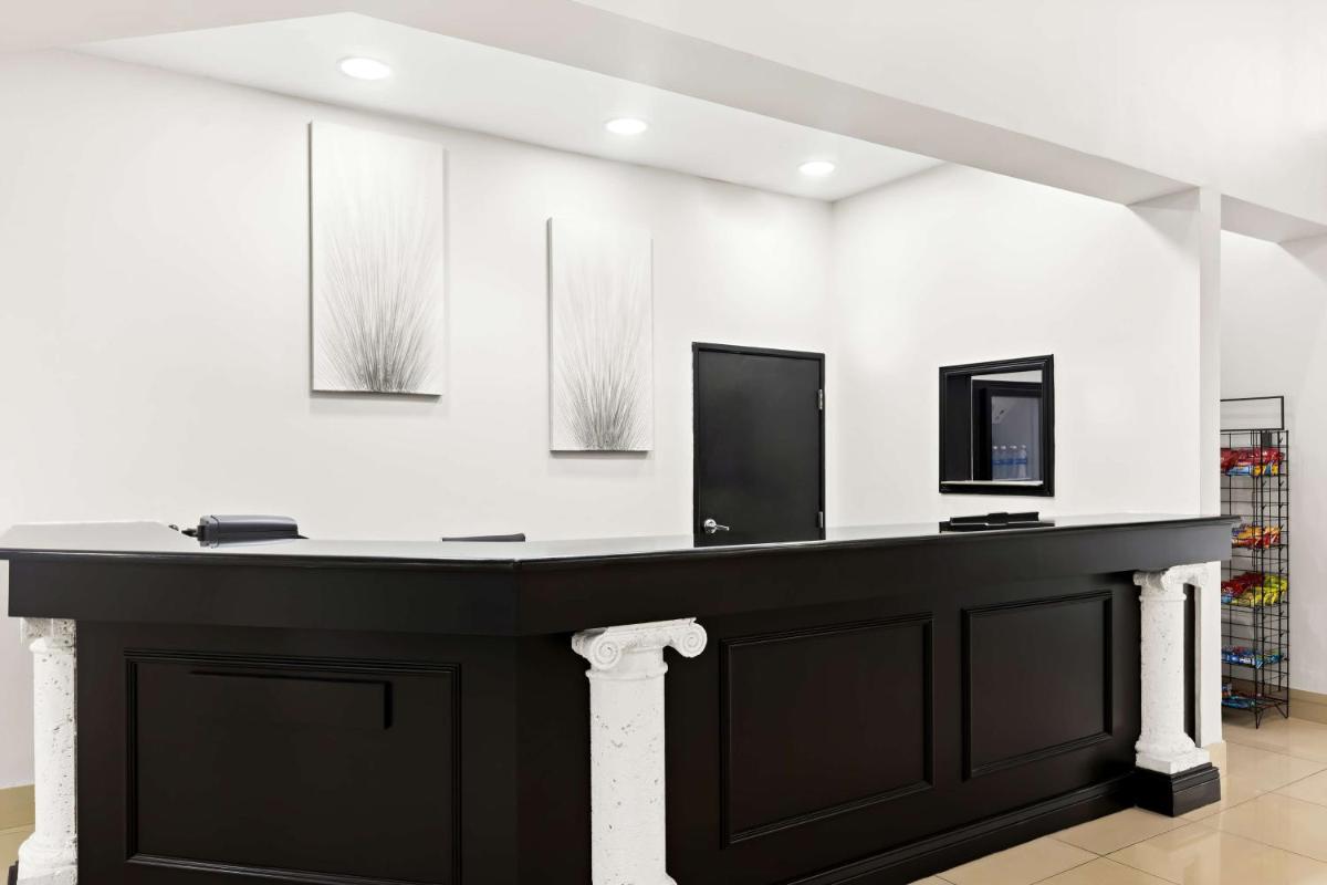 Sans Boutique Hotel & Suites - image 6
