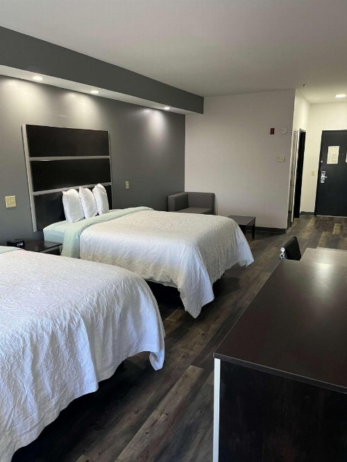 Sans Boutique Hotel & Suites - image 9
