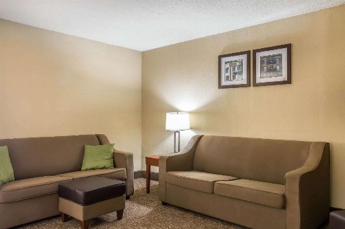 Comfort Inn Savannah - image 9