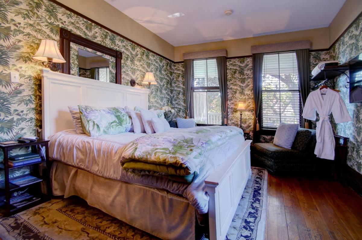 Azalea Inn and Villas - main image