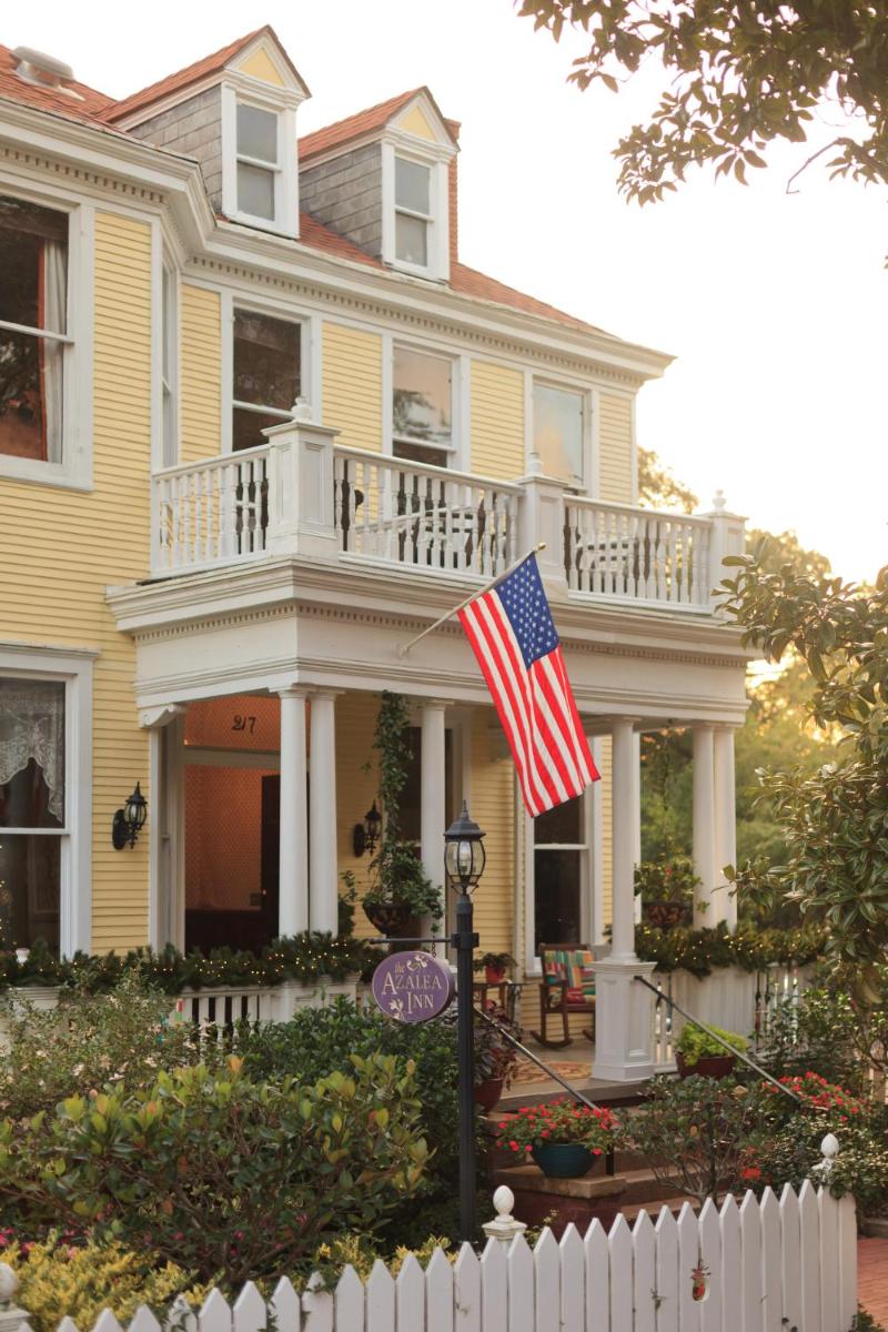 Azalea Inn and Villas - image 2