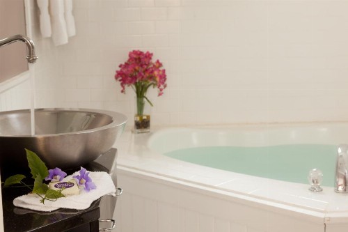 Azalea Inn and Villas - image 22