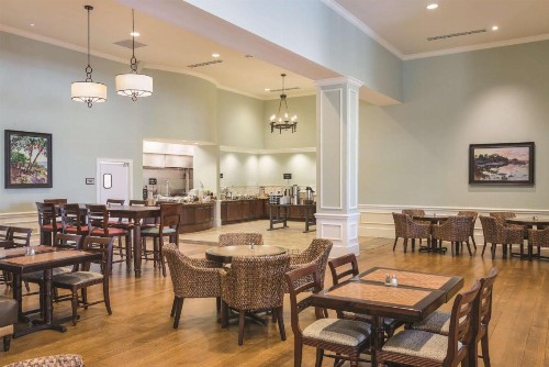 Embassy Suites Savannah Historic District - image 11