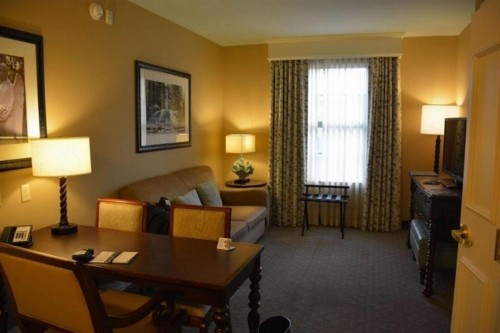 Embassy Suites Savannah Historic District - image 25