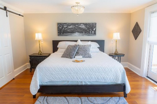 Justine Inn Savannah - image 2