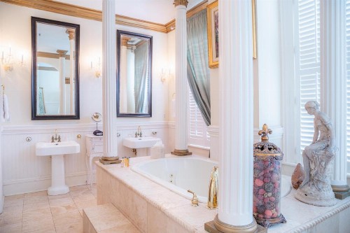 Justine Inn Savannah - image 32