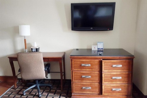 Travelodge by Wyndham Savannah Midtown - image 22