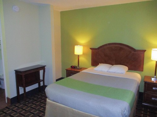Savannah Garden Inn - image 4