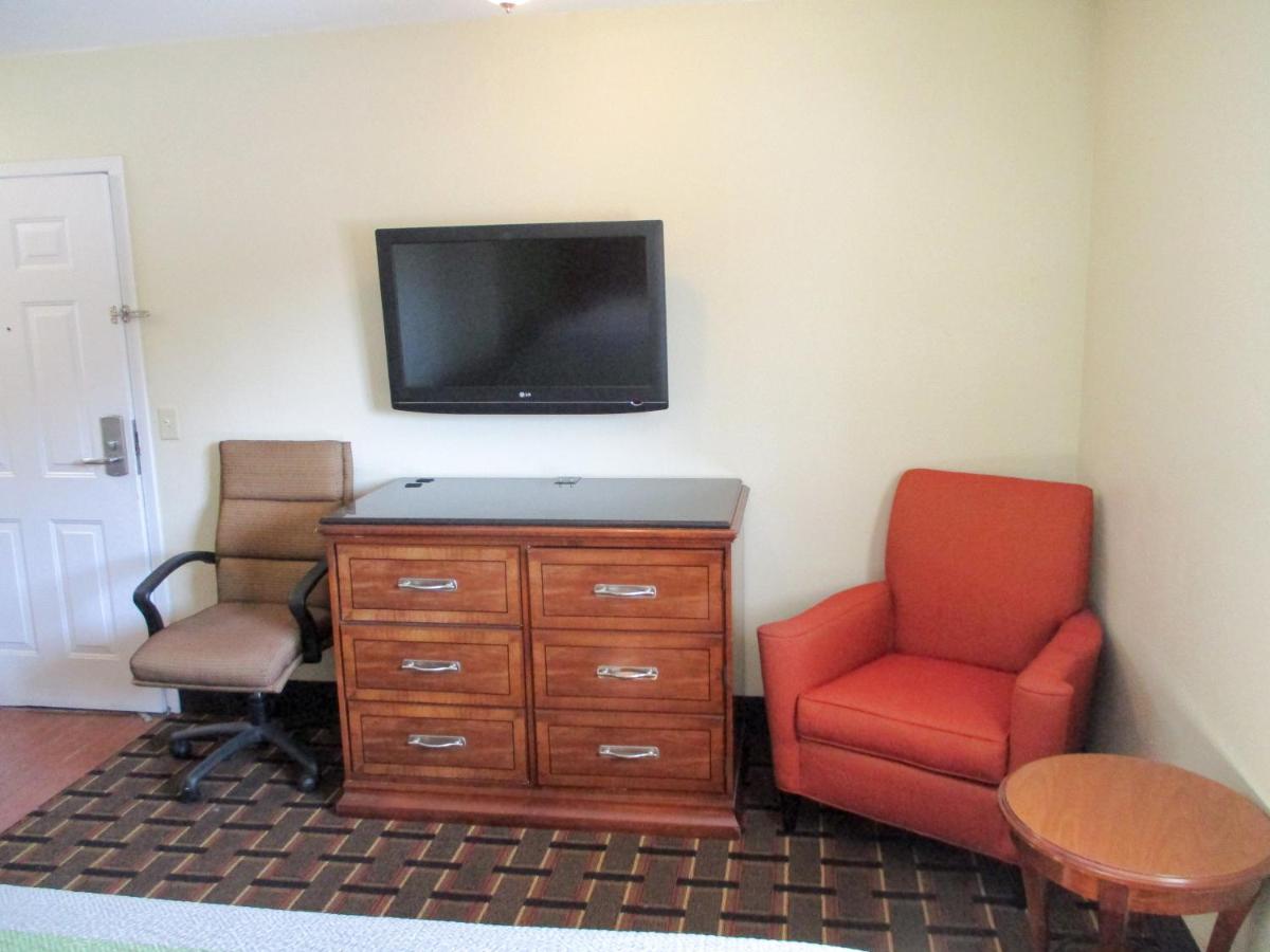 Savannah Garden Inn - image 5