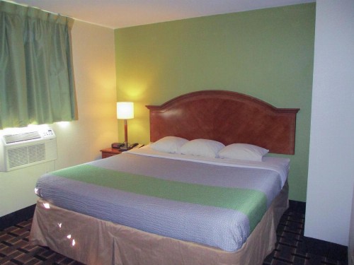 Savannah Garden Inn - image 6