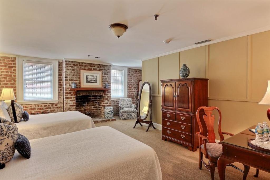 The Presidents' Quarters Inn - image 3