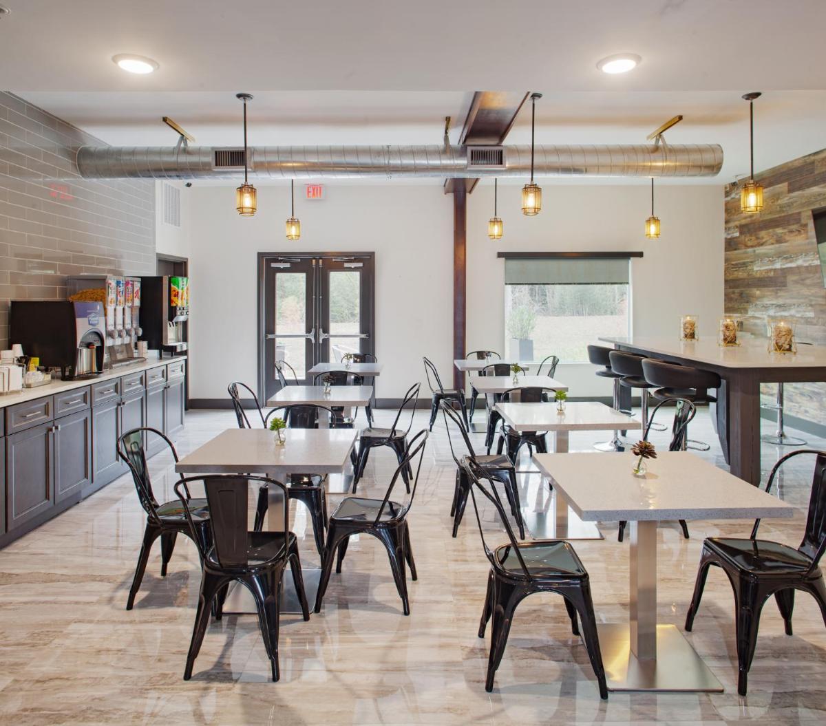 Iris Garden Inn - image 7