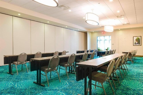 Fairfield Inn & Suites by Marriott Savannah Downtown/Historic District - image 11