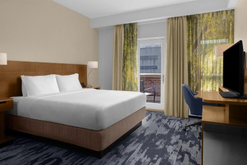 Fairfield Inn & Suites by Marriott Savannah Downtown/Historic District - image 32