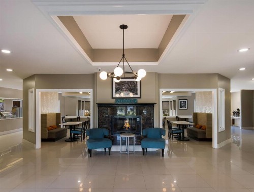 Clarion Inn & Suites Savannah Midtown - image 8