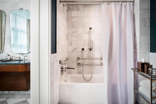 Perry Lane Hotel a Luxury Collection Hotel Savannah - image 12