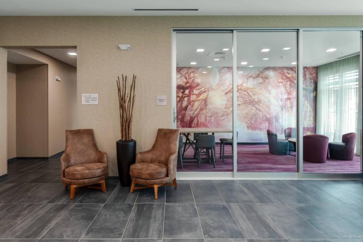 Courtyard by Marriott Savannah Airport - image 2