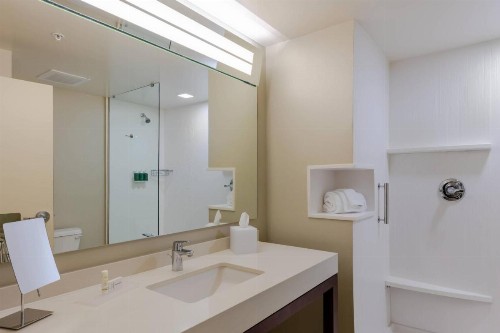 Courtyard by Marriott Savannah Airport - image 20