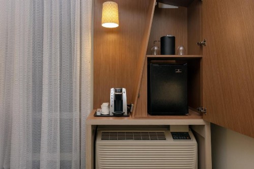 Courtyard by Marriott Savannah Airport - image 24