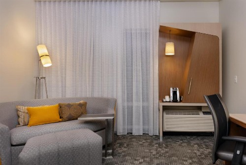 Courtyard by Marriott Savannah Airport - image 36