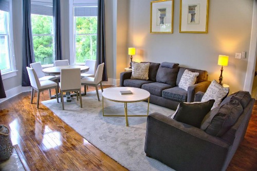 2 Bedroom Newly Renovated Townhome in Historic Savannah - image 1