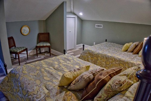 Beautiful 6 Bed 5 Bath Historic Savannah Home - image 6