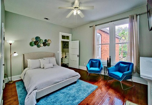 2 Bedroom Renovated Townhouse in Downtown Savannah - image 12