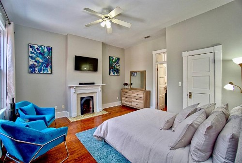 2 Bedroom Renovated Townhouse in Downtown Savannah - image 3