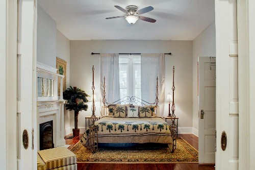 Newly Renovated Historic Savannah Townhome! - image 5