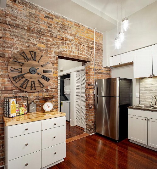 Newly Renovated Historic Savannah Townhome! - image 9
