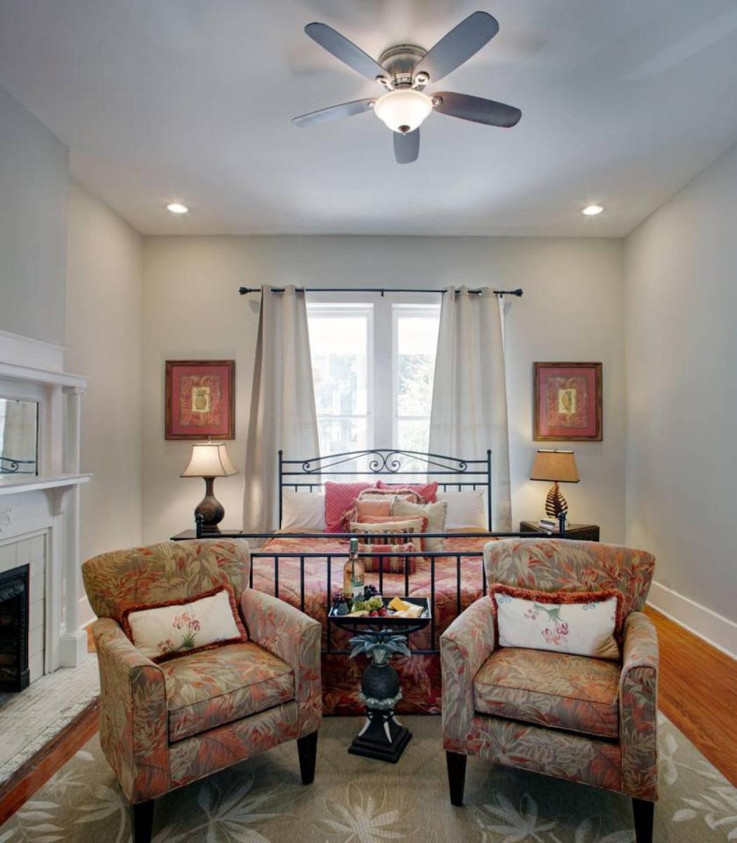 416A Waldburg st · Newly Renovated 1920's Historic District Apt - image 6