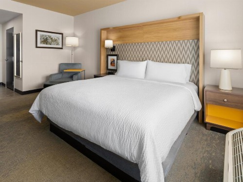 Holiday Inn & Suites - Savannah Airport - Pooler an IHG Hotel - image 18