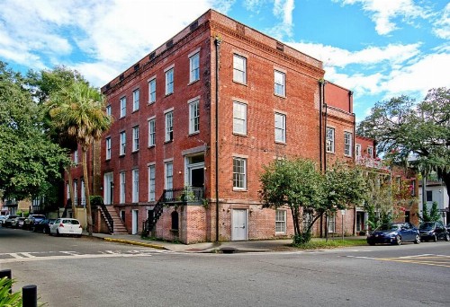 201 York #2 · Newly Renovated Parkside Apt! - image 6