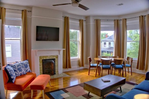 Beautiful Brick 2 Bedroom Home - image 11