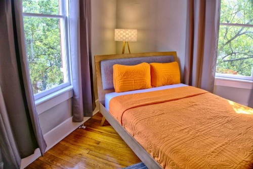 Beautiful Brick 2 Bedroom Home - image 5