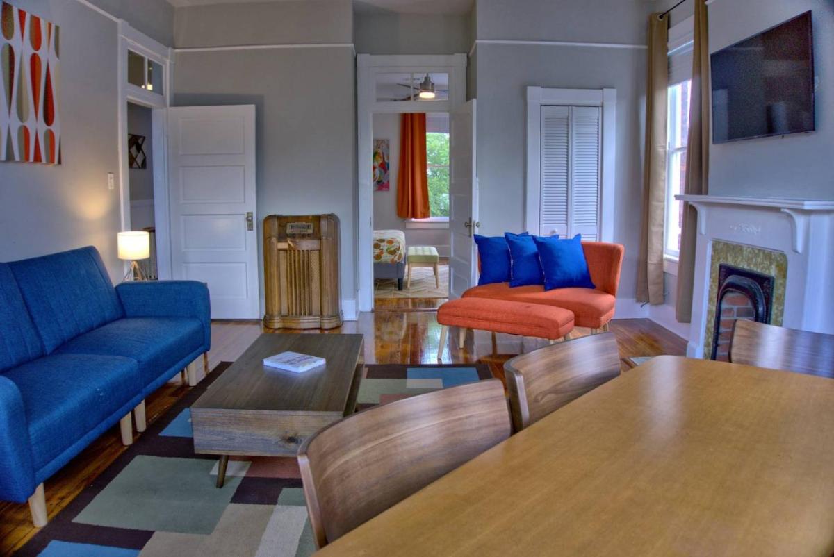 Beautiful Brick 2 Bedroom Home - image 6