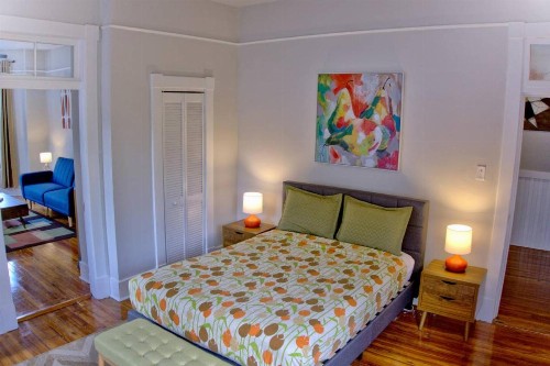 Beautiful Brick 2 Bedroom Home - image 7