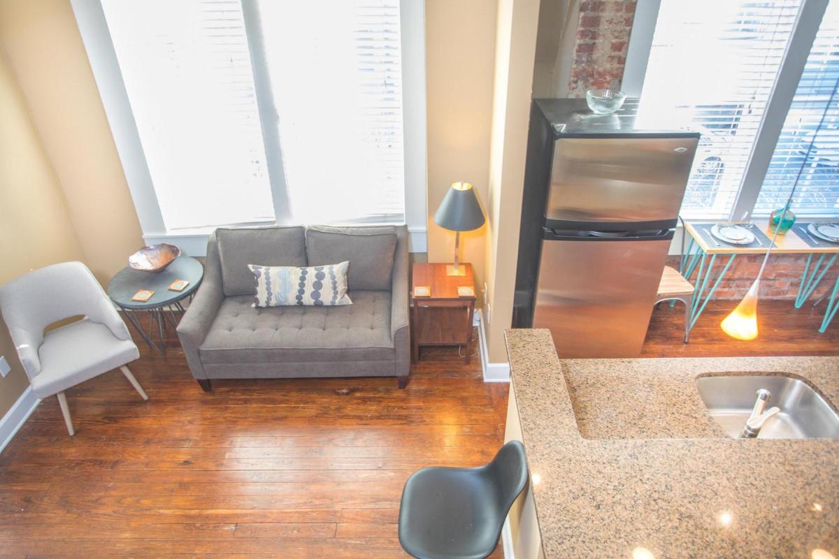 Greene Square Getaway by Lucky Savannah - image 6