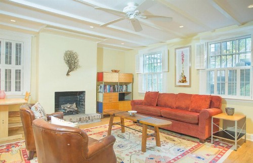 Cohen House Garden Apartment by Lucky Savannah