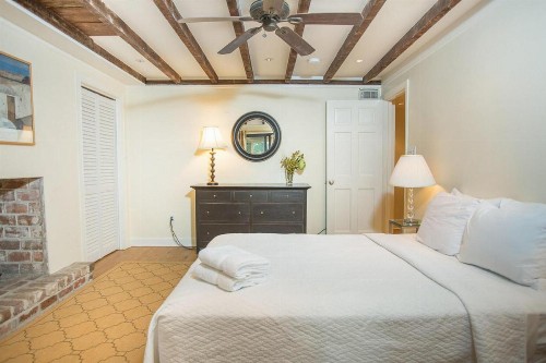 Cohen House Garden Apartment by Lucky Savannah - image 12