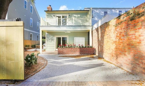 511 East Congress Street by Lucky Savannah